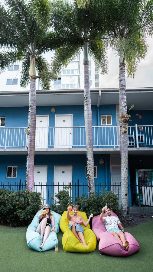 Mad Monkey Jungle Hostel Cairns Buitenkant foto