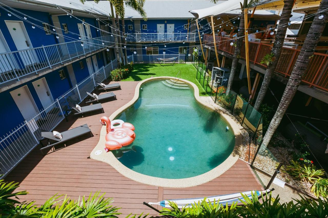Mad Monkey Jungle Hostel Cairns Buitenkant foto